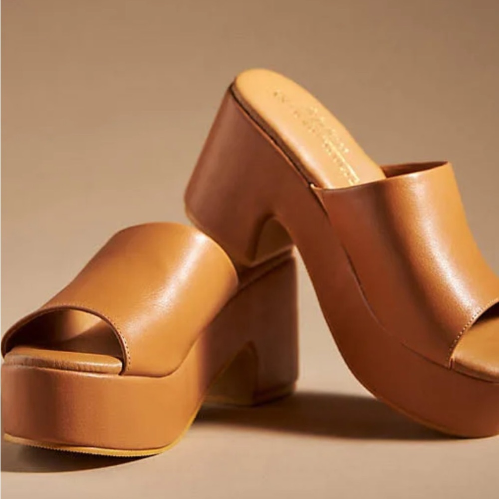 Anthropologie terry platform sandals . Color is honey. Brand new! Size 10